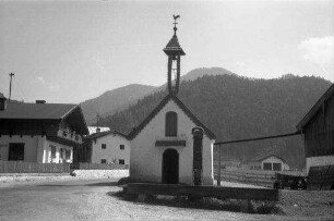 Entfelden: Kapellchen im Ort