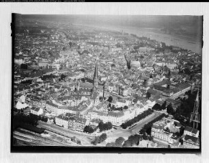Bonn, Innenstadt, Rathaus, Schloß, Münsterkirche, Rhein