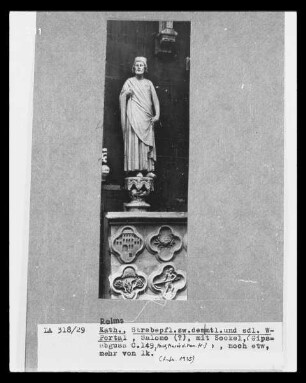 König Salomon, Gewändefigur vom Strebepfeiler zwischen dem nördlichen und dem mittleren Westportal der Kathedrale Notre-Dame zu Reims