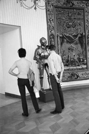 Ausstellung "Kunstschätze aus badischen Schlössern" im Gartensaal des Karlsruher Schlosses.
