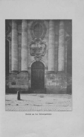 Portal an der Ludwigskirche.