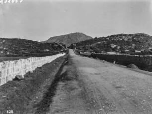 Straße zum Monte Toro : Landstraße mit Blick auf den Monte Toro