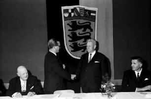 Freiburg: Regierungspräsidium; Amtseinsetzung von Regierungsvizepräsident Dr. Waldemar Bittighofer; Ministerialdirektor Dr. Geiger, Regierungspräsident Dichtel