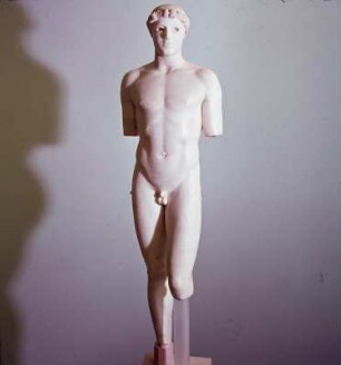 Athen. Akropolis-Museum. Kritiosknabe, Siegervotiv, kurz vor 480 v. Chr. Parischer Marmor, 86 cm