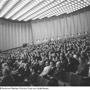 Filmtheater Prager Straße (Außen- und Innenansichten)