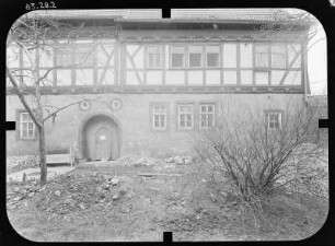 Mühlhausen, Holzstraße 13. Antoniusstift (Wiederaufbau nach 1649). Eingangsfront (Teilansicht)