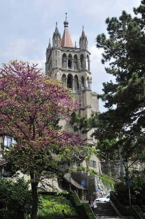 Lausanne - Notre Dame : Der Turm der Kathedrale Notre Dame, aufgenommen in Lausanne am 18. Mai 2010