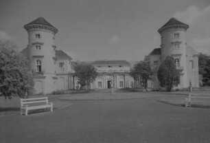Rheinsberg. Seeseitige Schlossansicht