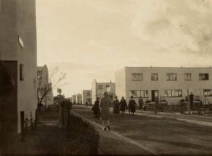 Eröffnung der Dammerstocksiedlung. Durchgangsstraße
