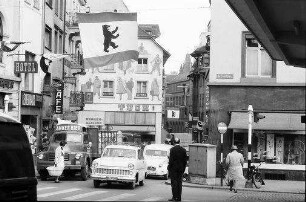 Basel: Berlin Woche in Basel, Straße im Flaggenschmuck
