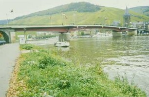 Moselbrücke Bernkastel