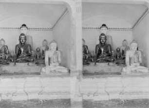 Rangun, Birma. Buddhastatuen in einem Tempel oder einer Pagode