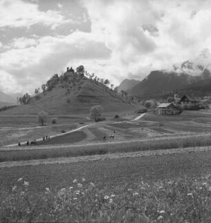 Arzler Kalvarienberg : Innsbruck-Arzl, Blick auf Kalvarienberg mit Kapelle und Ort