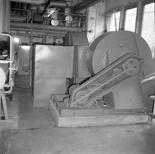 Roßwein. VEB Terra-Schuhfabrik. Einweihung der neuen Heizanlage. Heizkeller (Teilansicht) mit Heizungsanlage