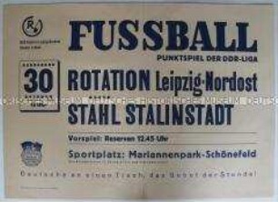 Maueranschlag mit der Ankündigung eines Fußballspiels