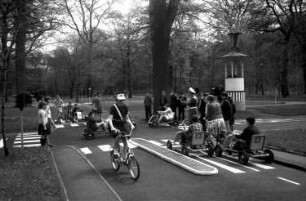 Freiburg: Mösle; Verkehrsübung an Straßenkreuzung