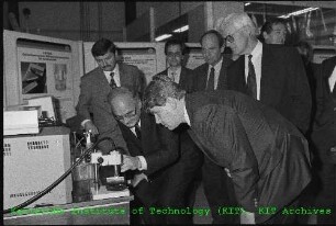 Besuch von Dr. Paul Krüger (Bundesminister für Forschung und Technologie (BMFT)) am Kernforschungszentrum Karlsruhe (KfK)