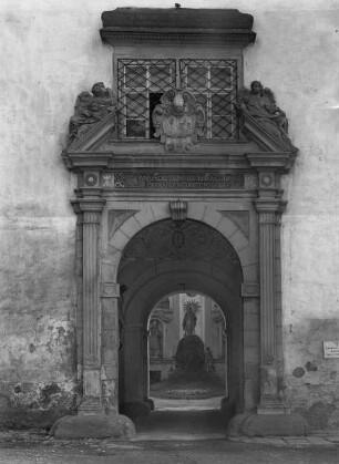 Portal am Prälatenhof