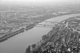 Kehl: Rheinbrücken, Europabrücke, von der Kehler Seite