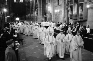 Freiburg: Bischofsweihe Prof. Paul Wehrle, Einzug ins Münster, vom Altar aus
