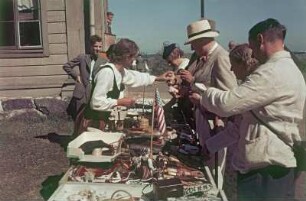 Nordirland-Souvenirs : Reisefotos Skandinavien. Souvenirverkaufsstand in einem Küstenort