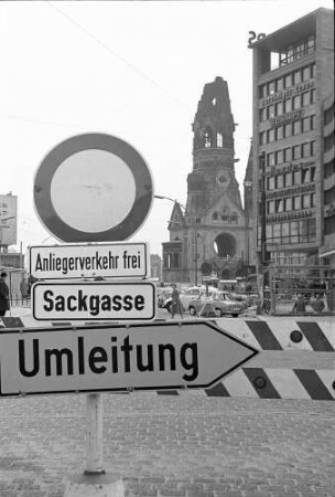 Berlin: Umleitung; Hintergrund Gedächtniskirche