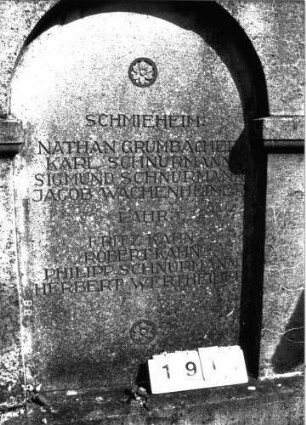 Grabstein 1914 (Index: 100096634) Besonderheit: kulturhistorisch wertvoll / hist.-wiss. Gründe (Ehrenmal); - keine Maßangaben: Grabstein 1914 (Detailaufnahme 2)