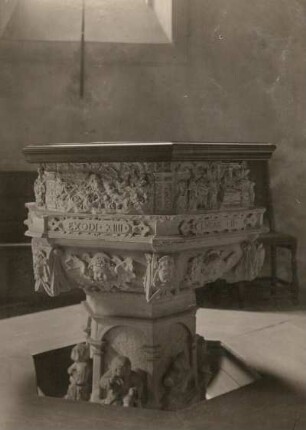 Taufstein : Taufstein. Sandstein (1603; H. Köhler der Jüngere). Döbeln, Nikolaikirche