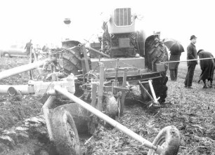 Beetpflug am Agri-Robot von Eicher