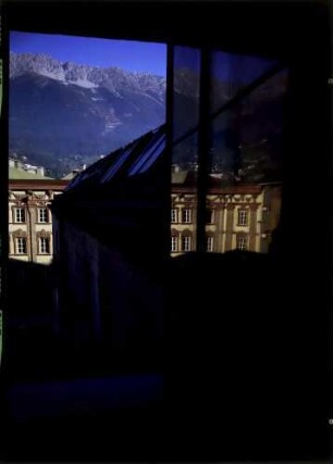keine Beschreibung [Innsbruck: Ausblick vom Hotel Roter Adler auf Nordkette]