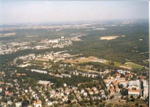 Dresden-Neustadt. Stadtteilansicht (Radeberger Vorstadt) zwischen Bautzner Straße, Nordstraße und Waldschlößchen gegen Albertstadt, Klotzsche und Dresdner Heide. Luftbild-Schrägaufnahme von Südost