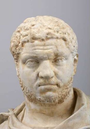 Bildniskopf des Caracalla auf ergänzter Gipsbüste