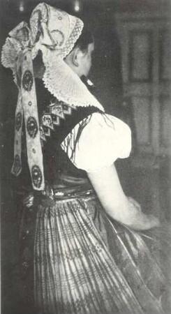 Tracht aus Wendisch-Sorno : Kleidung - Truhentracht. Ort: Žarnow / Wendisch-Sorno.