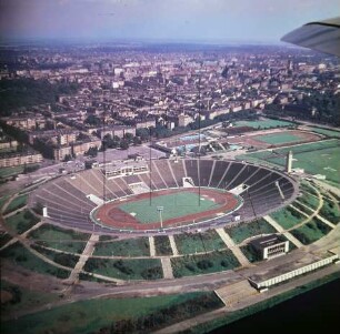 Zentralstadion in Leipzig : Blickrichtung Südosten ins Waldstraßenviertel