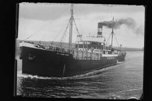 Wilhelm Russ (1921), Russ, Ernst.- Schiffahrt- u. Assekuranz-Ges. E. Russ & Co., Hamburg