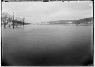 Donauhochwasser Sigmaringen im Januar 1936; Blick Richtung Laiz, rechts Zollschule, Kloster Gorheim