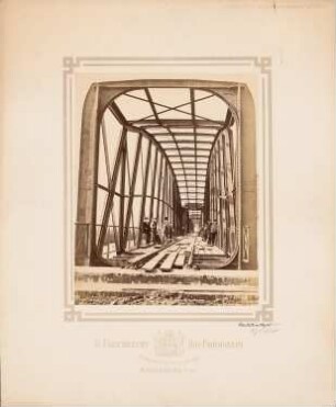 Eisenbahnbrücke über die Memel, Tilsit: Blick durch die Eisenkonstruktion der Brücke