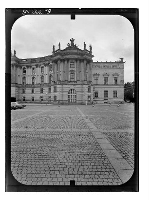 Berlin : August-Bebel-Platz, Kommode