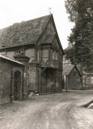 Salzwedel. Fachwerkwohnhaus (1577) an der ehem. Propstei (Sitz derer von Schulenburg)