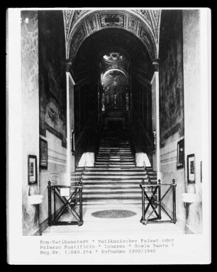 Palazzi Vaticani — Treppe