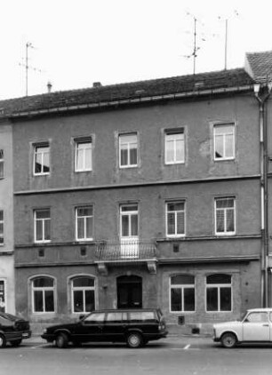Großenhain, Kirchplatz 10. Wohnhaus (19. Jh.). Straßenansicht