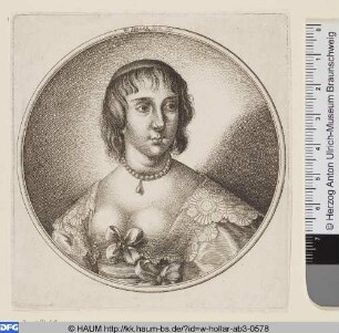 Die Dame mit schlichtem Haar