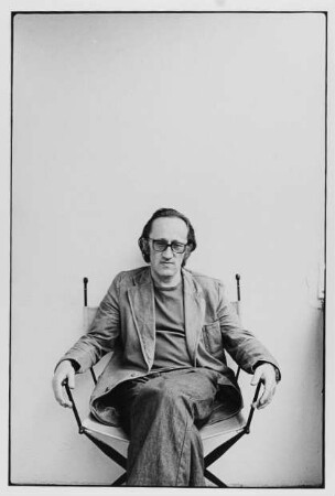 Porträt des Schriftstellers und Regisseurs Heiner Müller (1929-1995) in einem Regiestuhl