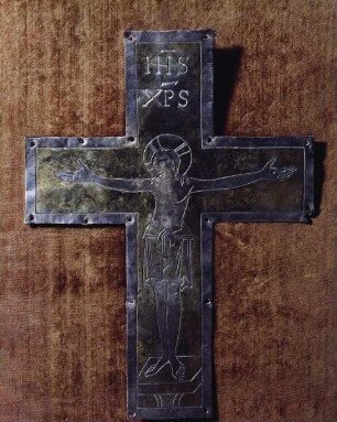 Einband eines Evangeliars mit einem Kreuz