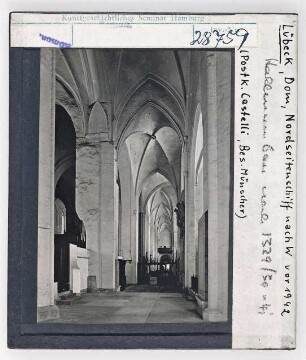 Lübeck: Dom, Nordseitenschiff nach Westen. Foto vor 1942