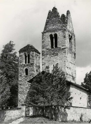 Alte romanische Kirche i. d. Nähe von Pontresina