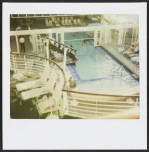 Swimming Pool auf dem Luxuskreuzer M. S. Europa
