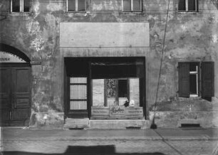 Roßwwein. Wohnhaus mit Laden (Schuhmachermeister Gerhard Schakau), Jahnstraße 11. Laden