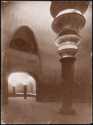 Großes Schauspielhaus (auch: Theater des Volkes, Friedrichstadtpalast), Berlin: Lichtsäulen im Foyer