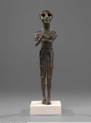Statuette eines Mannes mit Opfertier